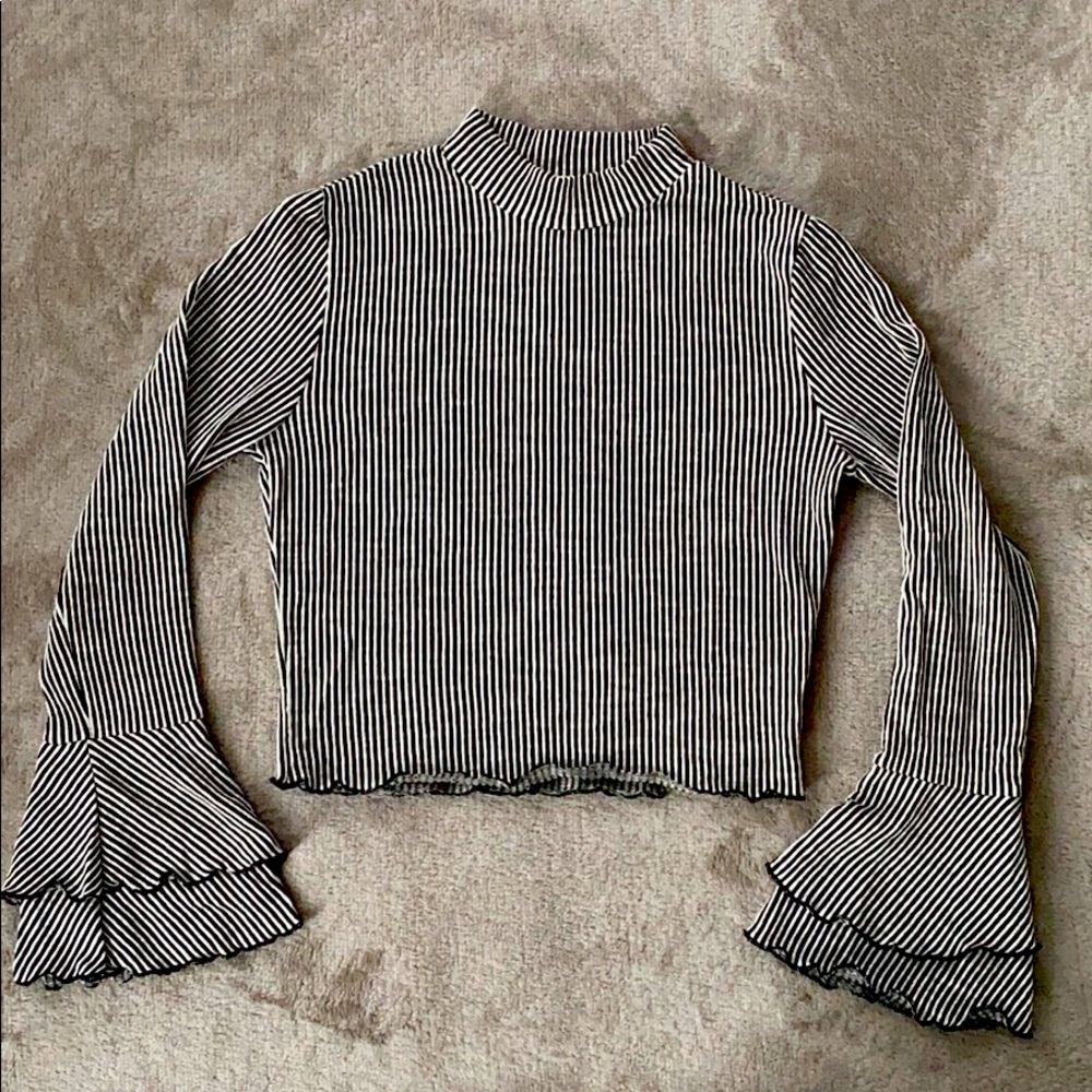 High neck balloon sleeve crop top